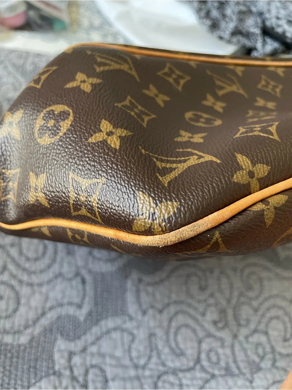 Authentic Louis Vuitton Monogram Delightful MM Bag - Picture 8 of 16